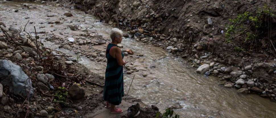 BOLIVIA: Lluvias provocan deslizamientos de tierra dejando personas soterradas