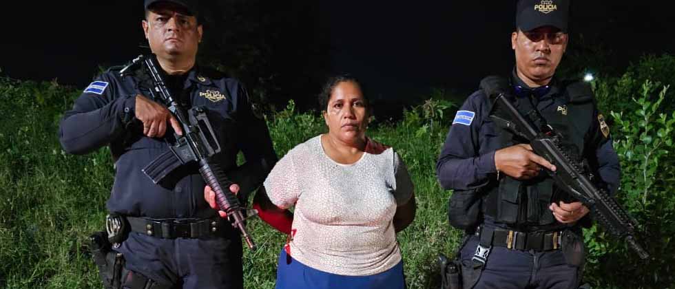 Capturan a señora responsable del homicidio de una mujer en San Miguel
