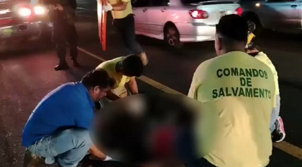 Mujer es atropellada cuando cruzaba el bulevar Las Palmeras en Sonsonate