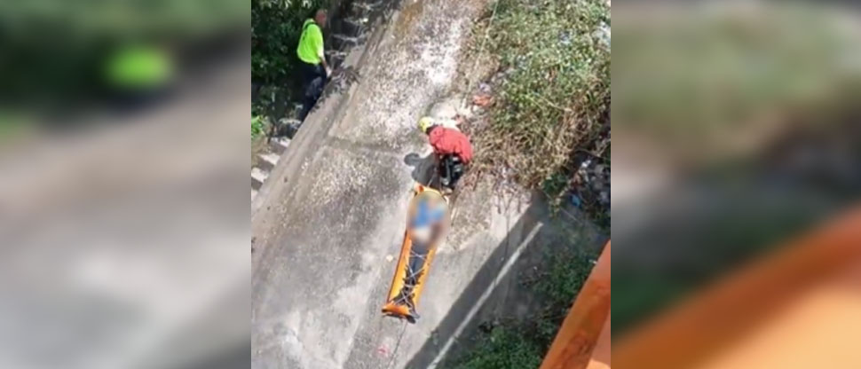 Motociclista cae al río desde un puente en carretera de Oro