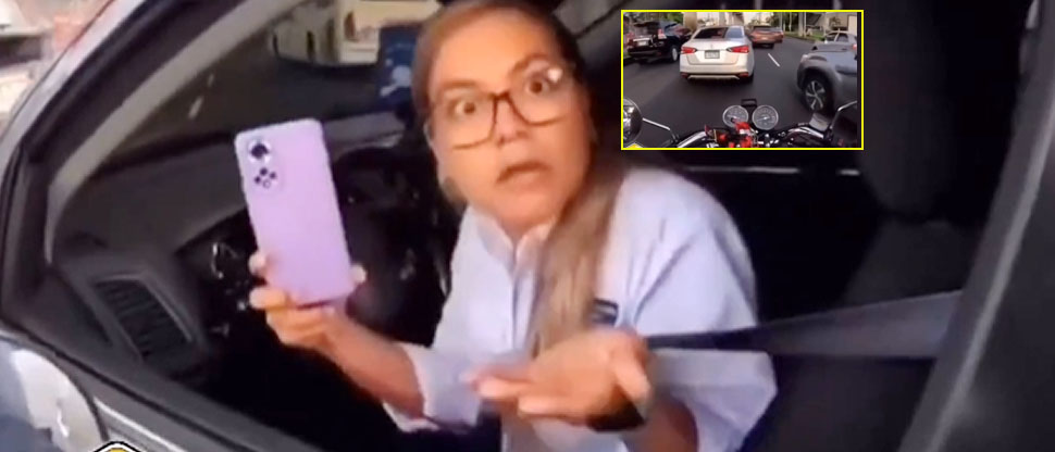 Conductora invade carril, provoca accidente y alega que es culpa del motociclista