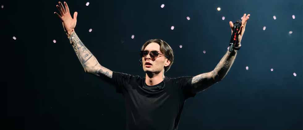 Peso Pluma gana premio Mejor Artista Latino en los MTV