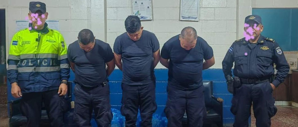 Capturan la flagrancia a tres policías por extorsionistas