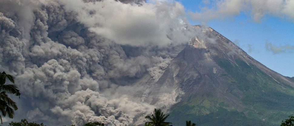 INDONESIA: Erupción de el Monte Merapi deja nueve fallecidos y 64 heridos