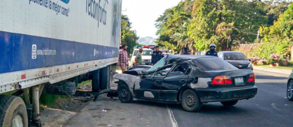 Reportan dos lesionados tras accidente en la Troncal del Norte