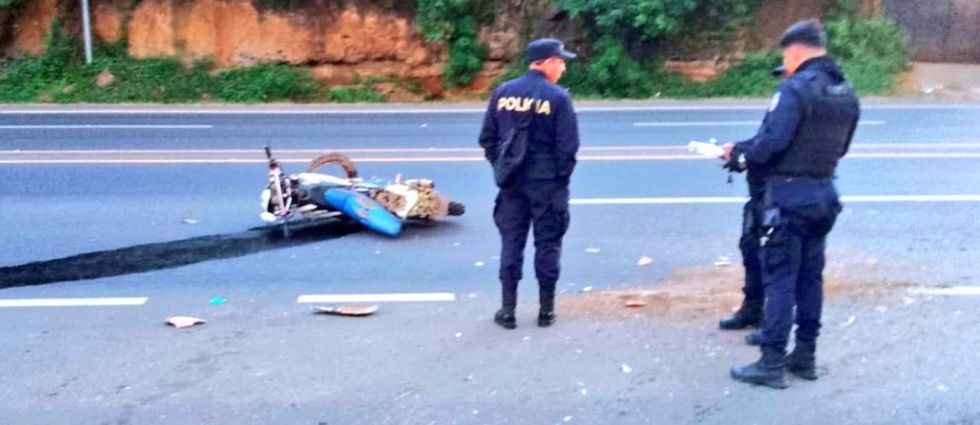 Grave accidente deja dos lesionados carretera hacia Ahuachapán