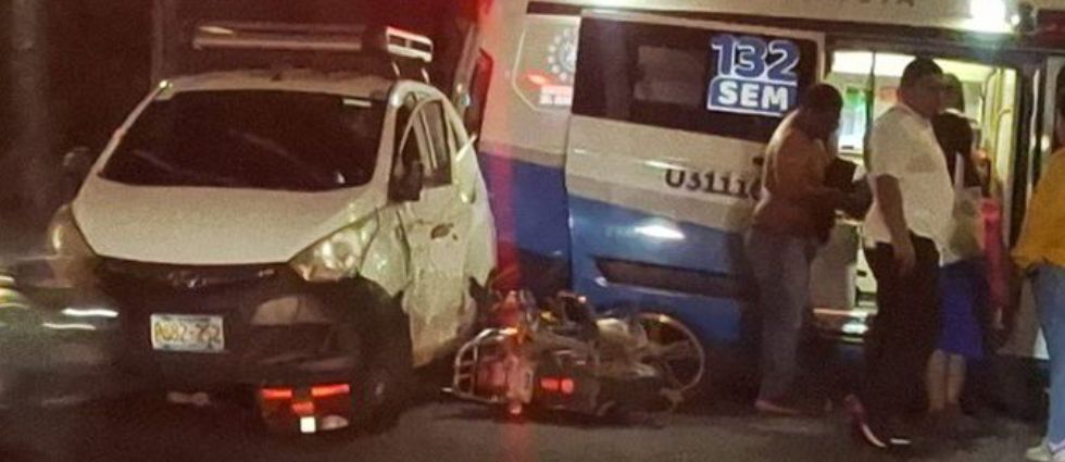 Al menos un lesionado tras siniestro vial sobre la Manuel Enrique Araujo de San Salvador