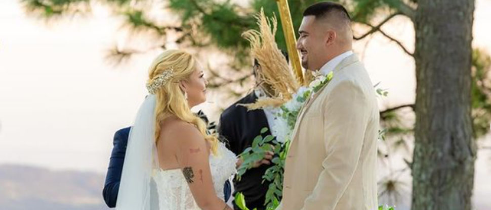 Pastor Toby Jr. une en sagrado matrimonio a Elyza Villatoro y el Pato SV 