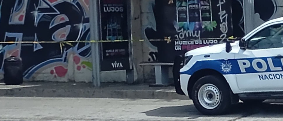 Inspeccionan maleta sospechosa dejada abandonada frente a popular centro comercial