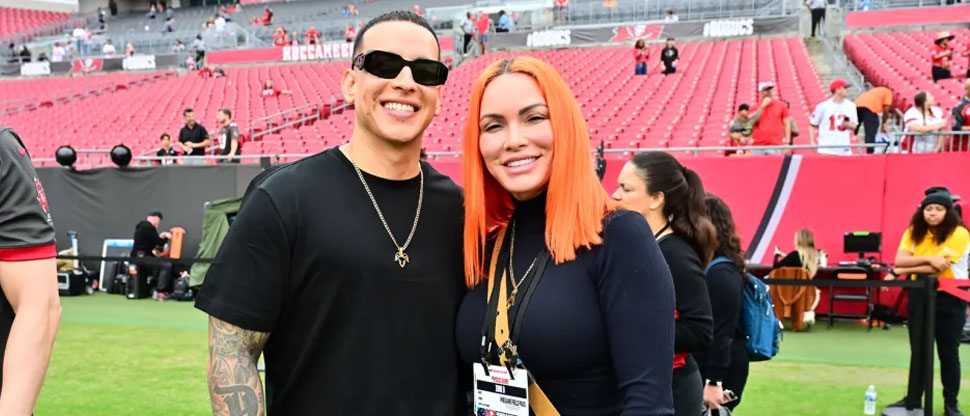 Esposa de Daddy Yankee insinúa que el cantante no sirve a Dios como afirma