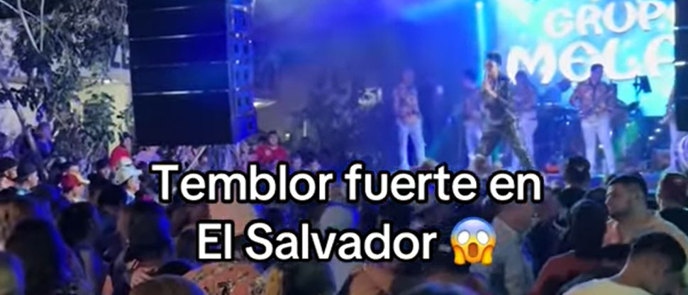 Captan instante cuando fuerte sismo interrumpe un baile la noche del domingo