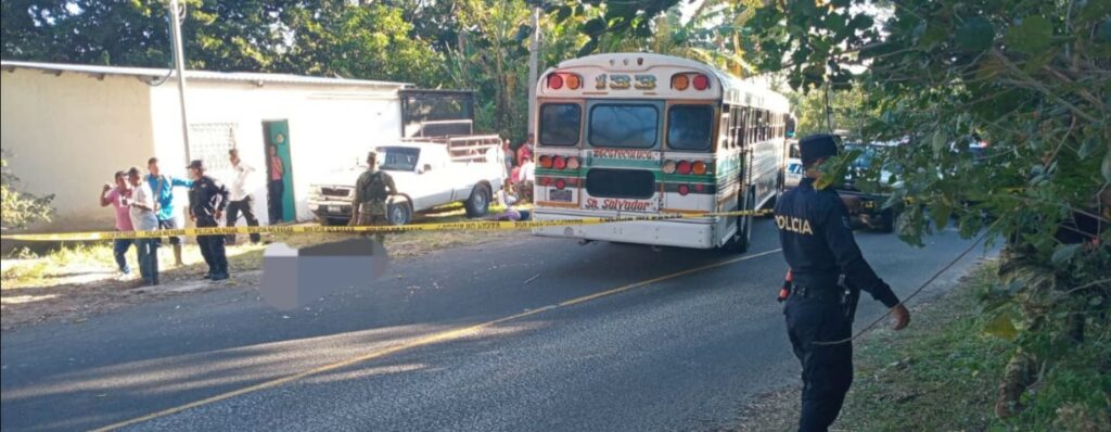 PNC confirma tres fallecidos y cinco lesionados en accidente en Zacatecoluca