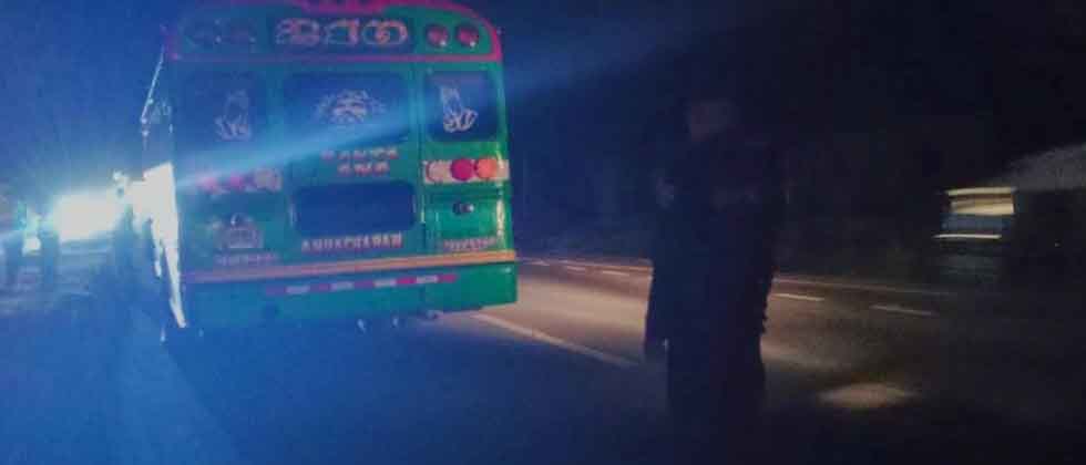 Motociclista fallece tras impactar a toda velocidad contra un bus