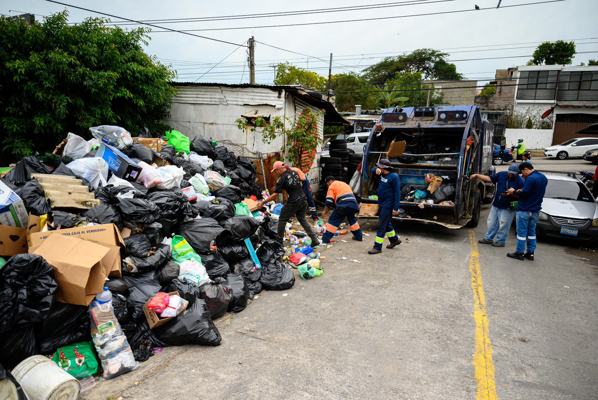 Alcaldía de San Salvador Centro realiza mega campaña de limpieza en Mejicanos