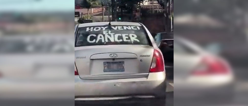 Salvadoreño celebra el final de su difícil proceso en la lucha contra el cáncer