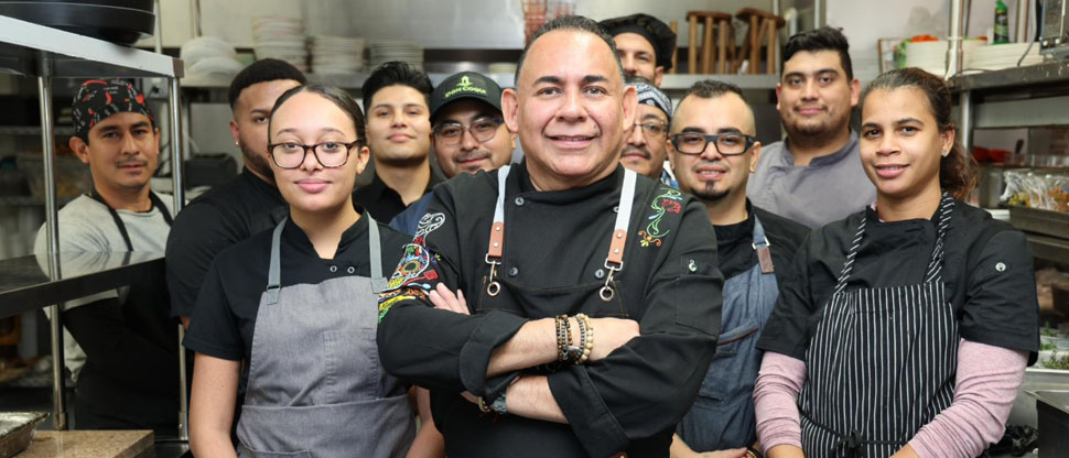 Chef salvadoreño inaugura su restaurante número 75 en New York