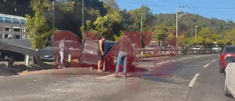 Reportan accidente de tránsito en autopista a Comalapa