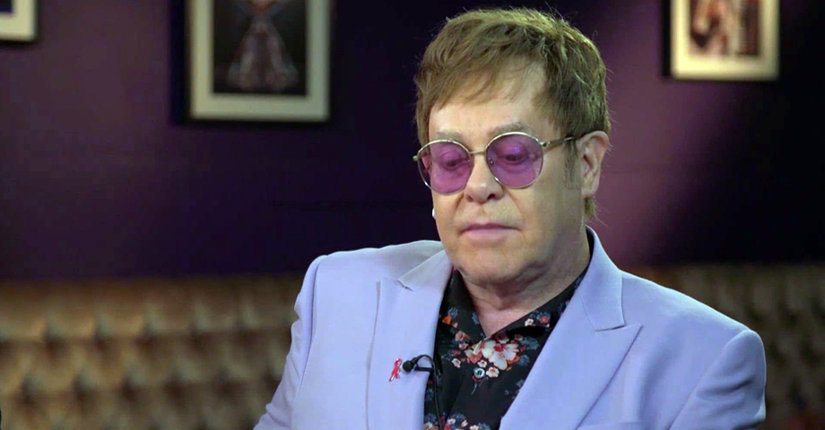Elton John confiesa estar prácticamente ciego debido a una infección que padece
