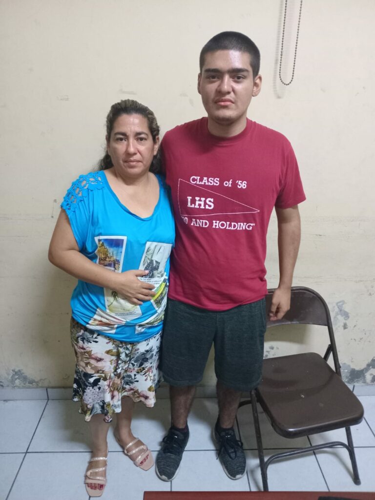 Autoridades localizan con vida a joven reportado como desaparecido