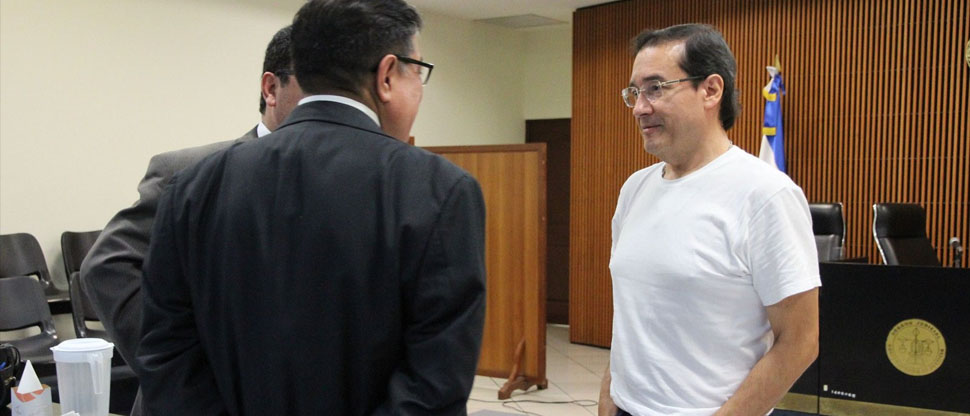 Exfiscal Luis Martínez es condenado por enriquecimiento ilícito y deberá devolver más de $71 mil al estado