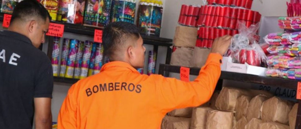 Prohibido vender pólvora en carretillas y casas