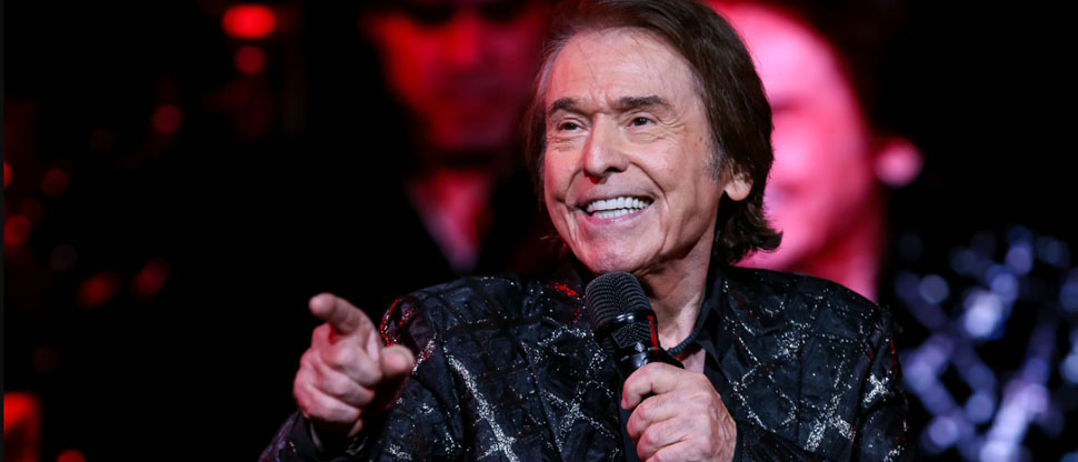 El cantante español Raphael “está bien” tras su accidente cardiovascular