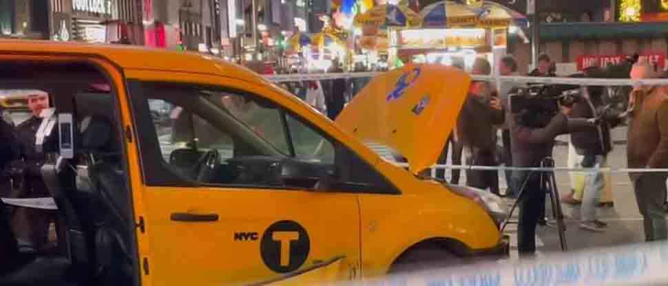 Un taxi se sube a la acera y atropella a 6 peatones en Manhattan