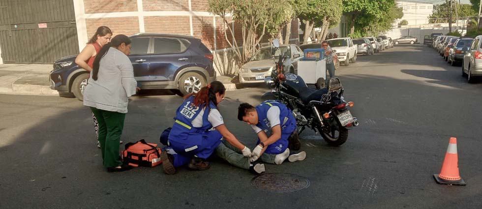 Fuerte accidente deja a una mujer lesionada en la colonia Escalón