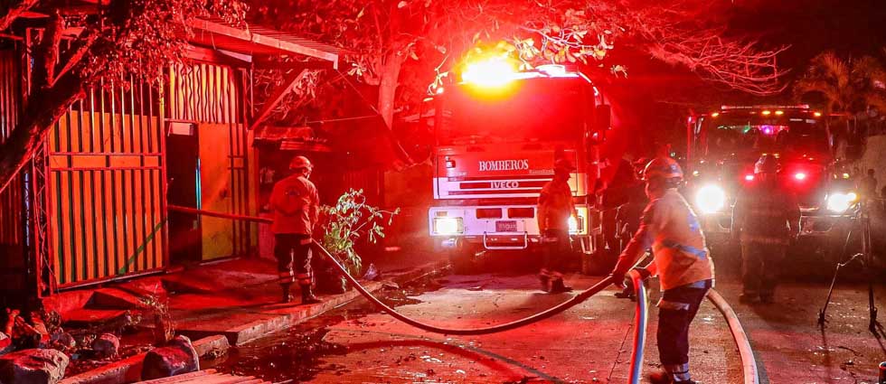 Incendio consume dos comedores en Soyapango