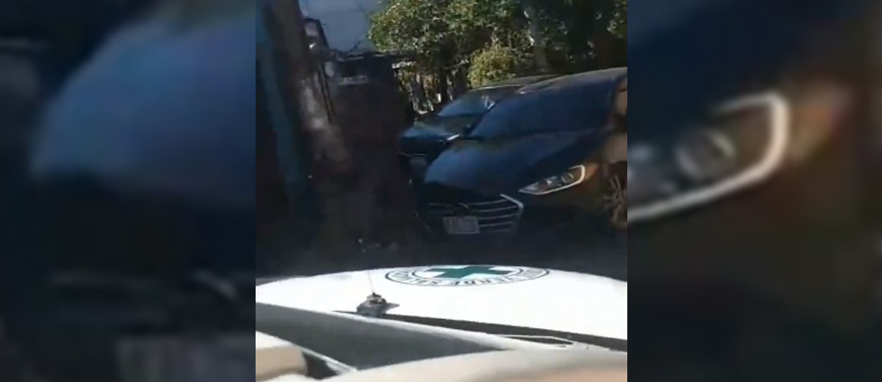 Sancionan con $100 a automovilista que no cedió el paso a una ambulancia