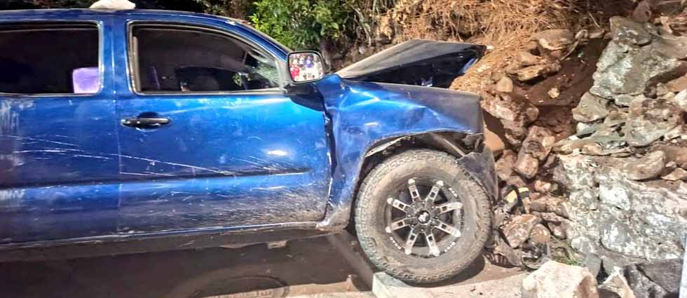 Un fallecido y varios lesionados tras colisión de pick up contra un muro en La Libertad