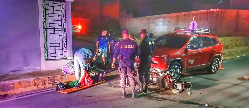 Imprudencia al volante deja un lesionado en barrio de Cabañas