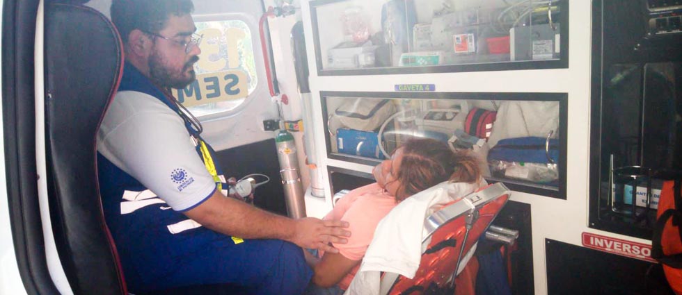 Incendio deja a dos mujeres lesionadas en Santa Ana