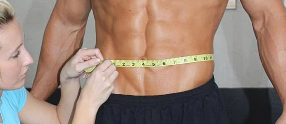 Hombres adelgazan hasta 11 libras cuando tienen una amante, según estudio