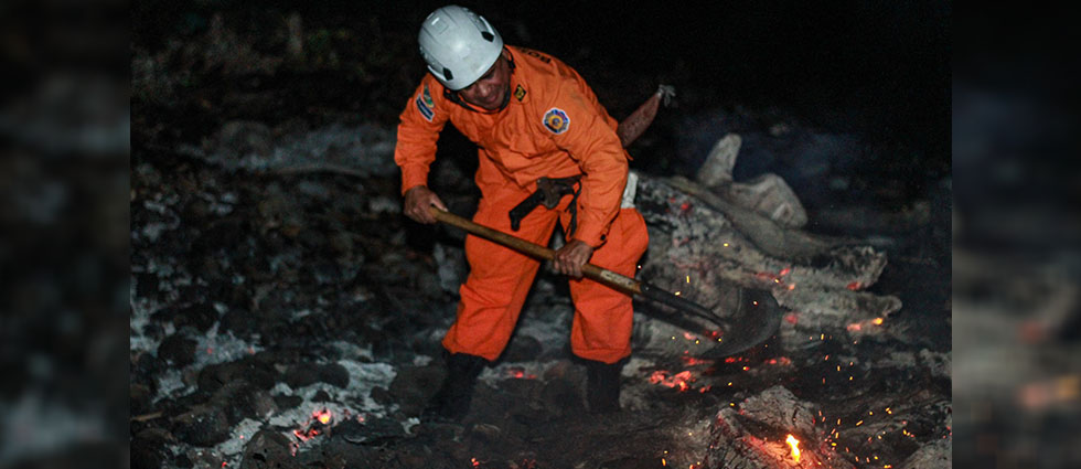 Sofocan incendio en un predio baldío en playa El Cocal