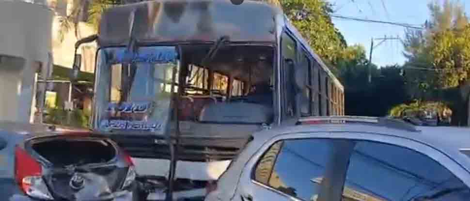10 Personas lesionadas tras múltiple choque en el Paseo General Escalón