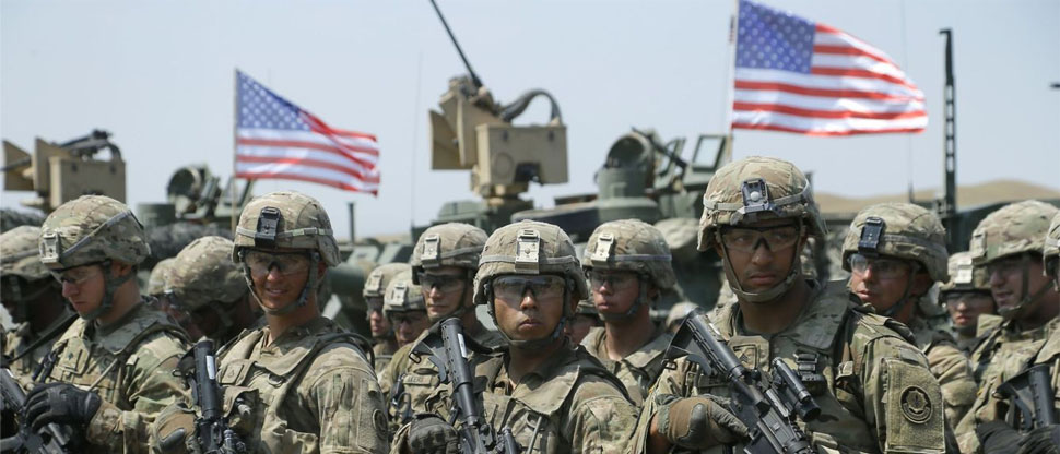Presidente Trump firma decreto para sacar la ideología LGBTI+ del ejército 