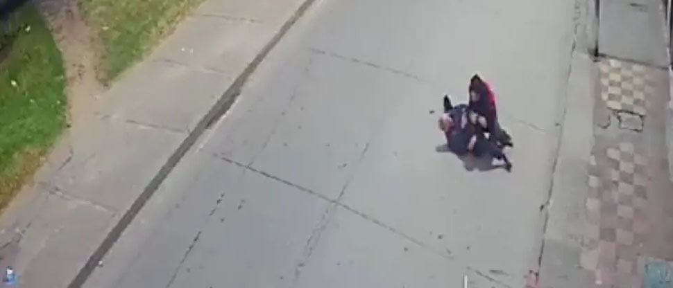 Hombre le quita la vida a delincuente que intentaba asaltarlo en una calle de Colombia