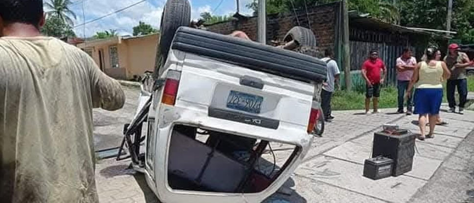 Una niña de 3 años y 5 adultos resultan lesionados tras vuelco de panelito en Aguilares