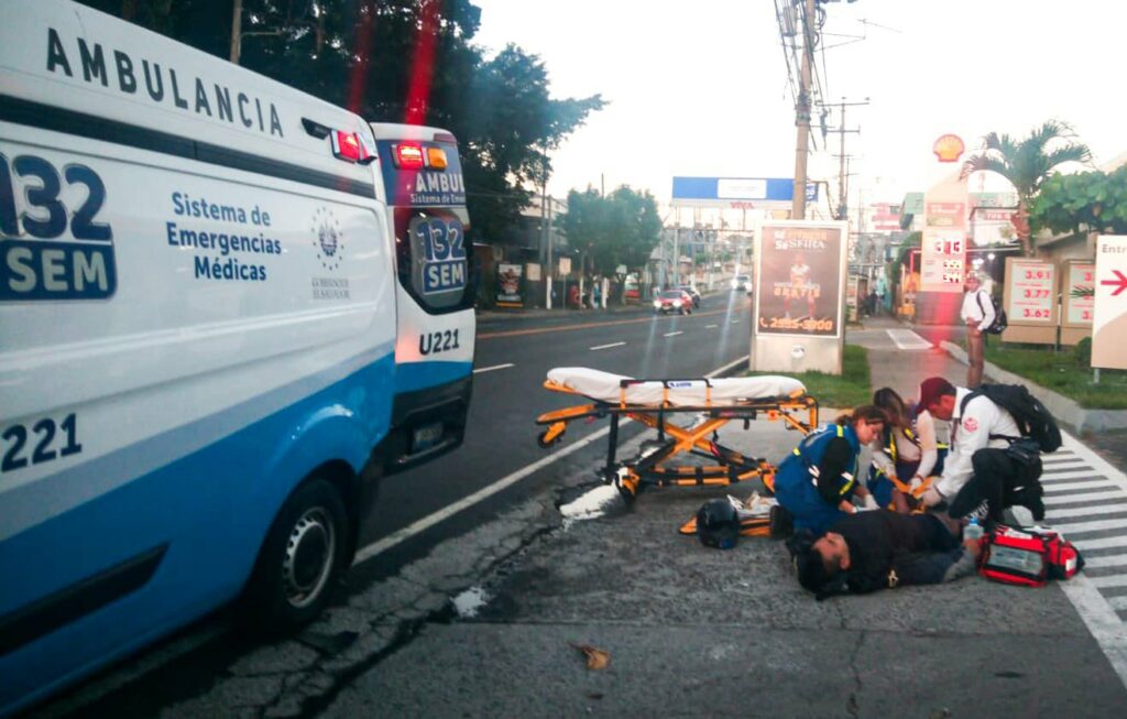 Reportan motociclista lesionado tras siniestro vial en Ciudad Merliot