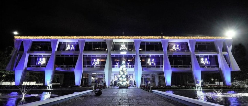 Captan un OVNI volando sobre la Universidad San Carlos (USAC)