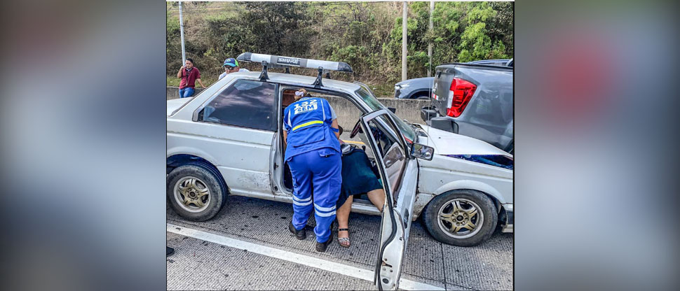 Accidente en bulevar Constitución deja una mujer lesionada