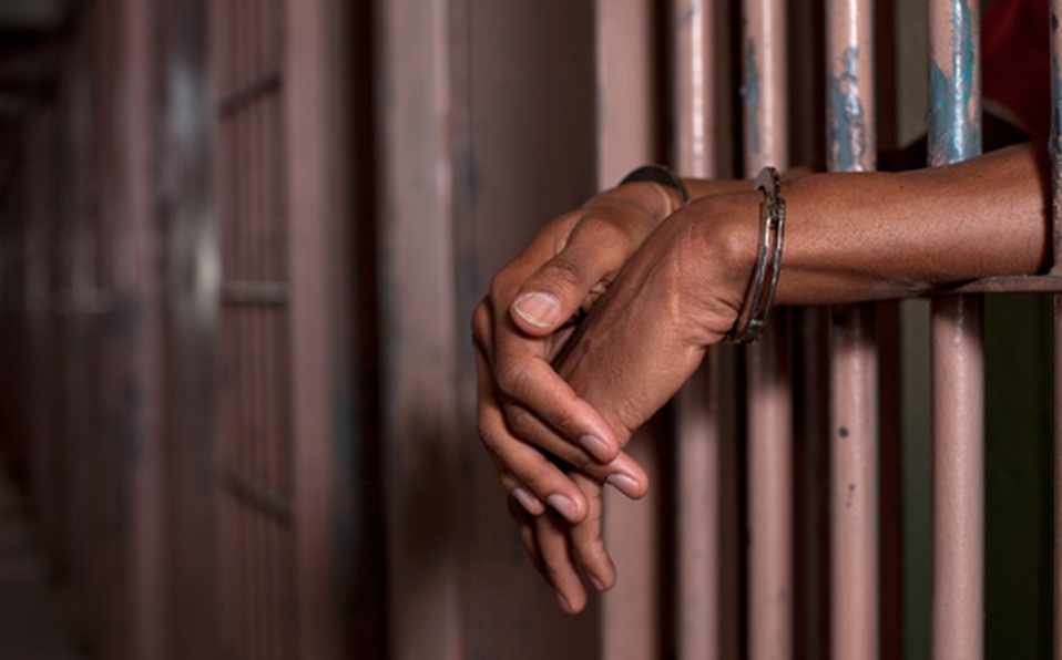 Mandan a prisión a anciano que acosó a una menor de edad en Santa Ana