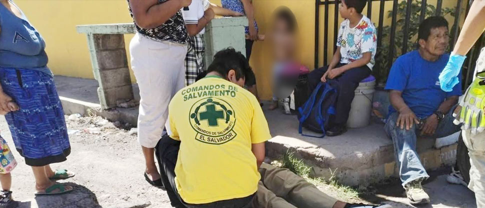 Choque entre motociclista y ciclista deja dos lesionados en Apopa