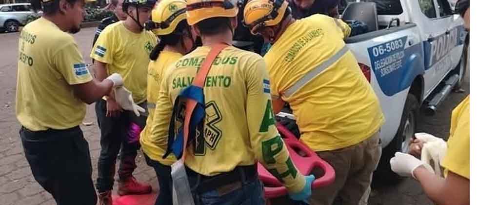 Reportan persona ahogada en piscina de Atecozol, Sonsonate