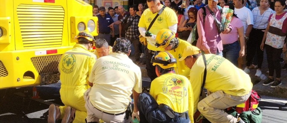 Auxilian anciana que fue atropellada por vehículo blindado de transporte de valores