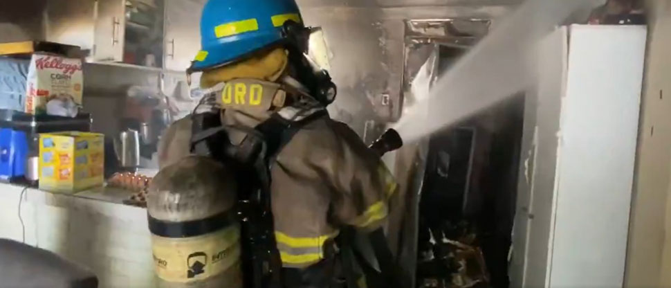 Bomberos sofocan incendio estructural en colonia Montecielo