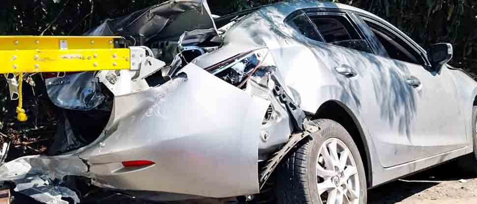 Conductor provoca accidente por no realizar el mantenimiento a su automóvil