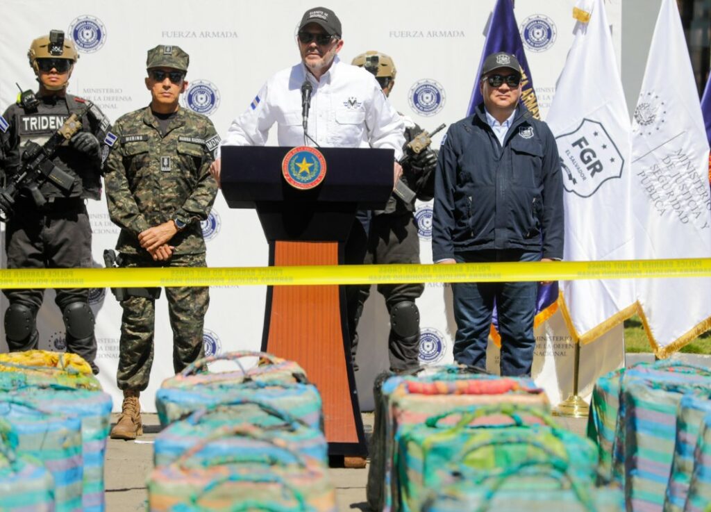 Presentan más de cuatro toneladas de droga incautadas por la Marina Nacional