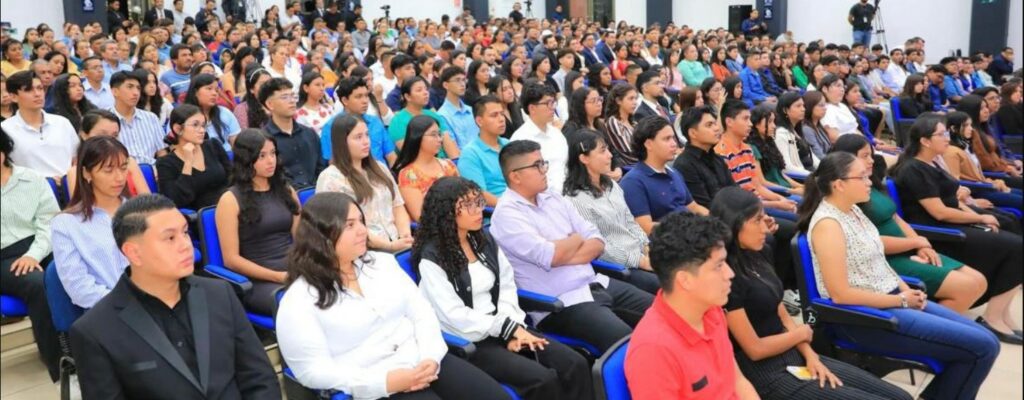 150 estudiantes de todo el país reciben las becas legislativas Dagoberto Gutiérrez